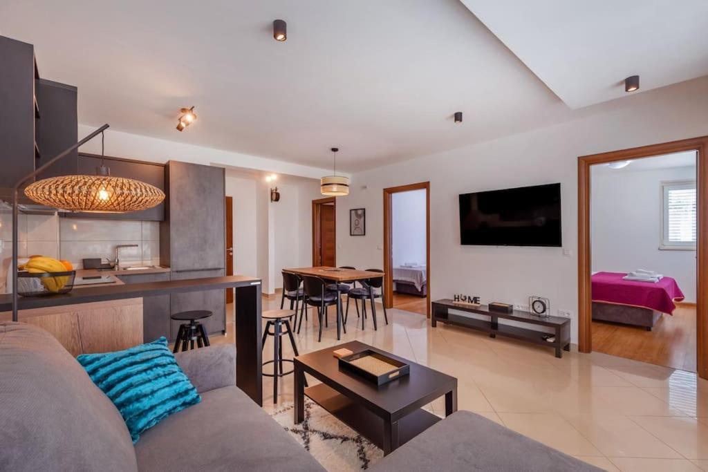 Stylish Two Bedroom Apartment&Garage Parking Place Dubrownik Zewnętrze zdjęcie